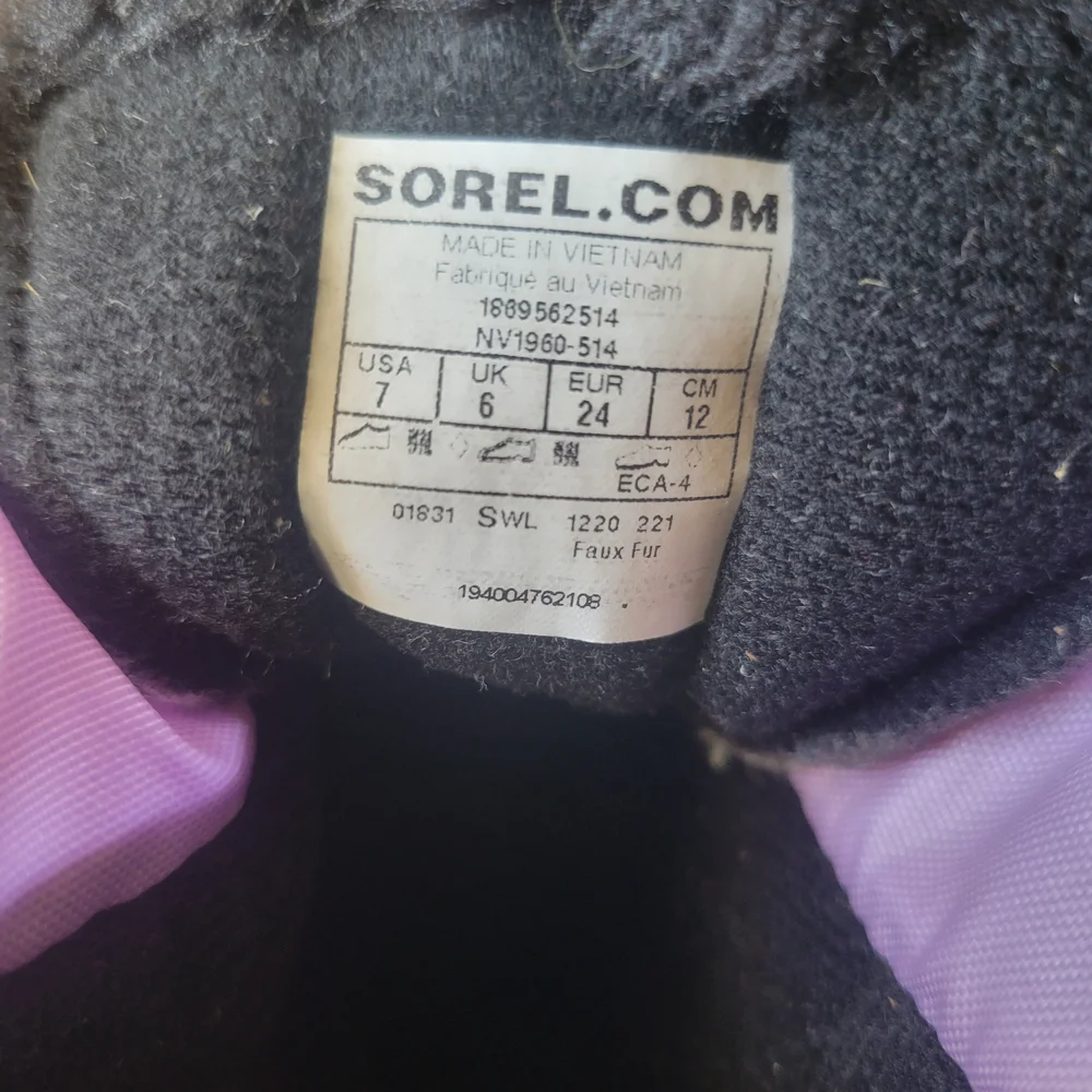 Sorel Purple and Black Winter Boots - Picture 6 of 6